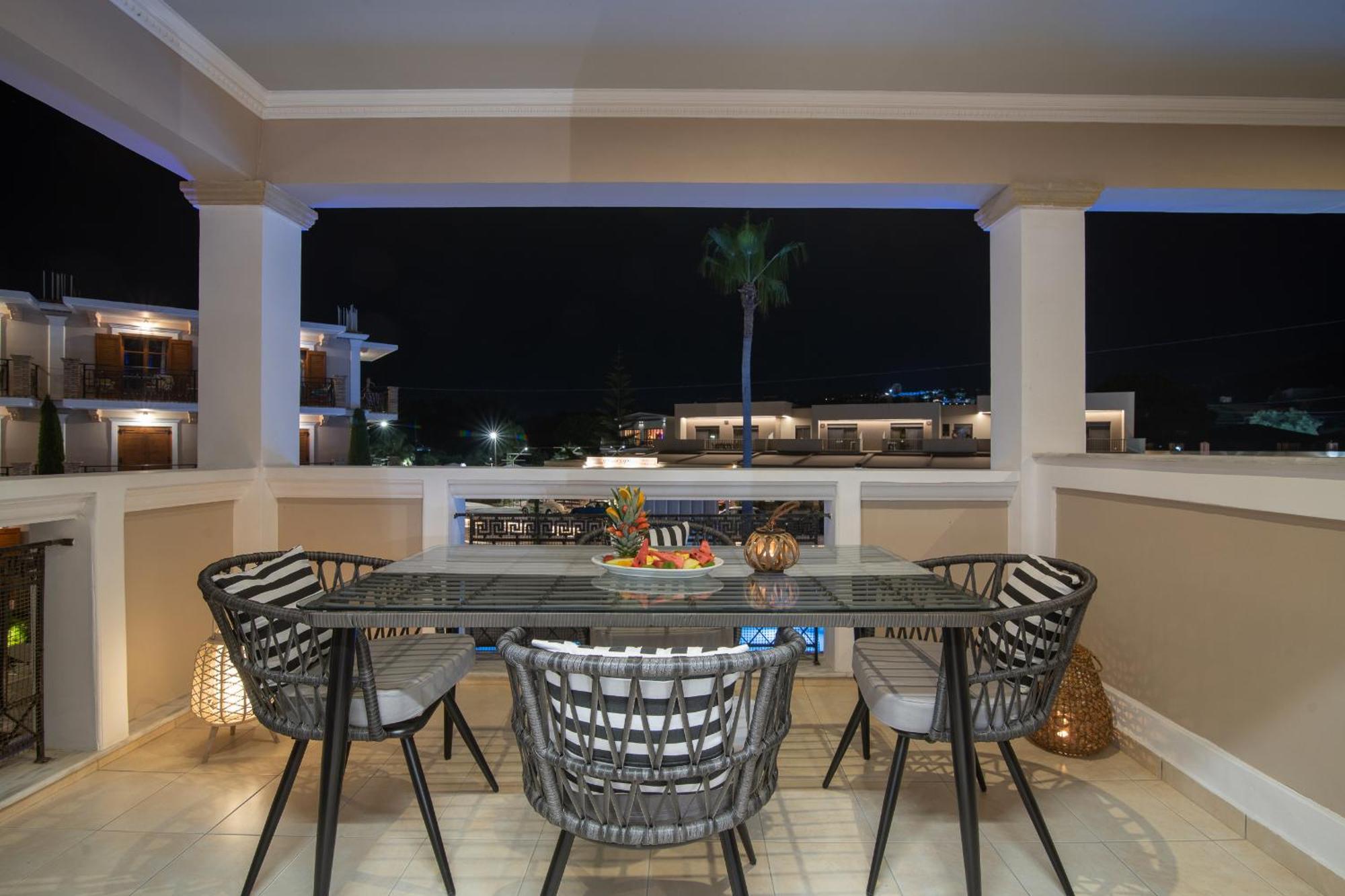 Plaza Pallas Aparthotel 3*