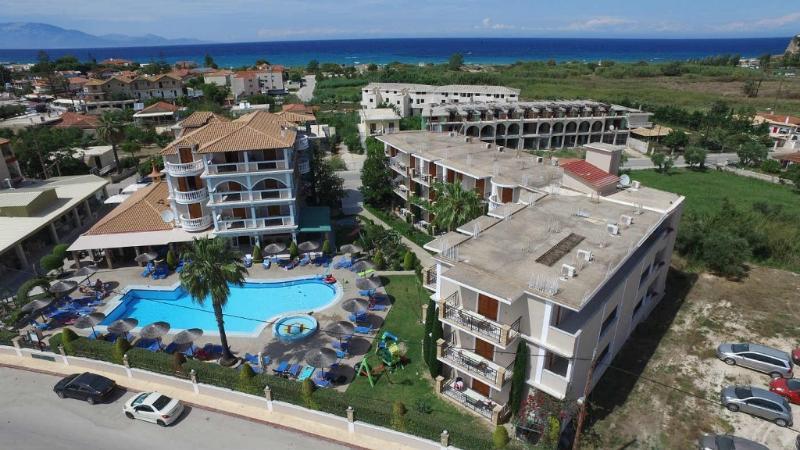 Plaza Pallas Aparthotel